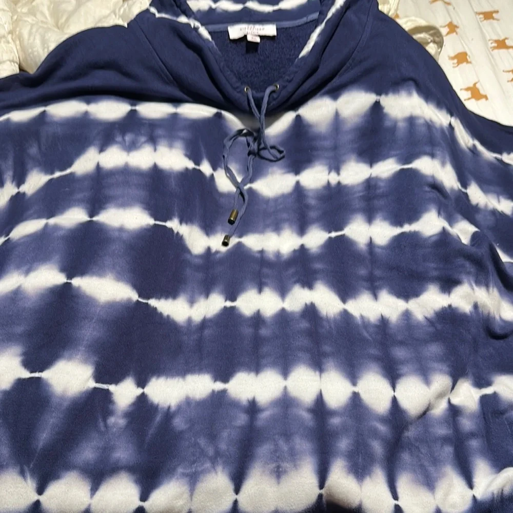 New Directions Navy and‎ White Tie-Dye Hoodie